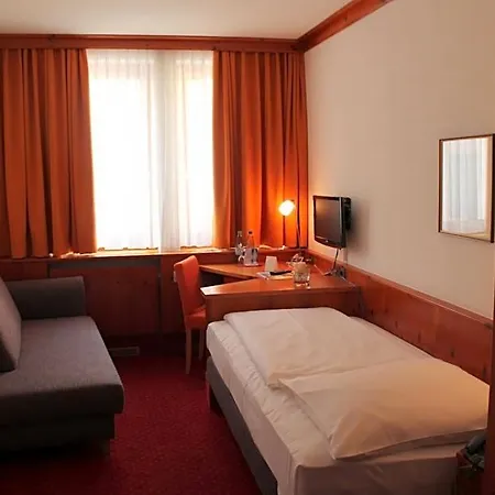 Steichele & Weinrestaurant Szálloda 3*